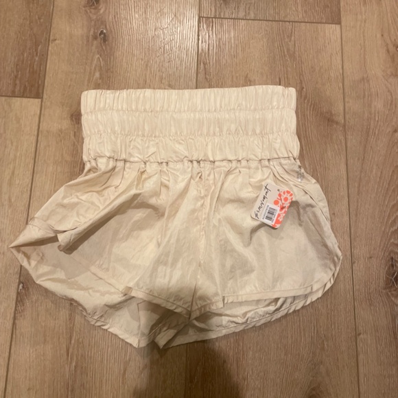 Shorts - Picture 5 of 6